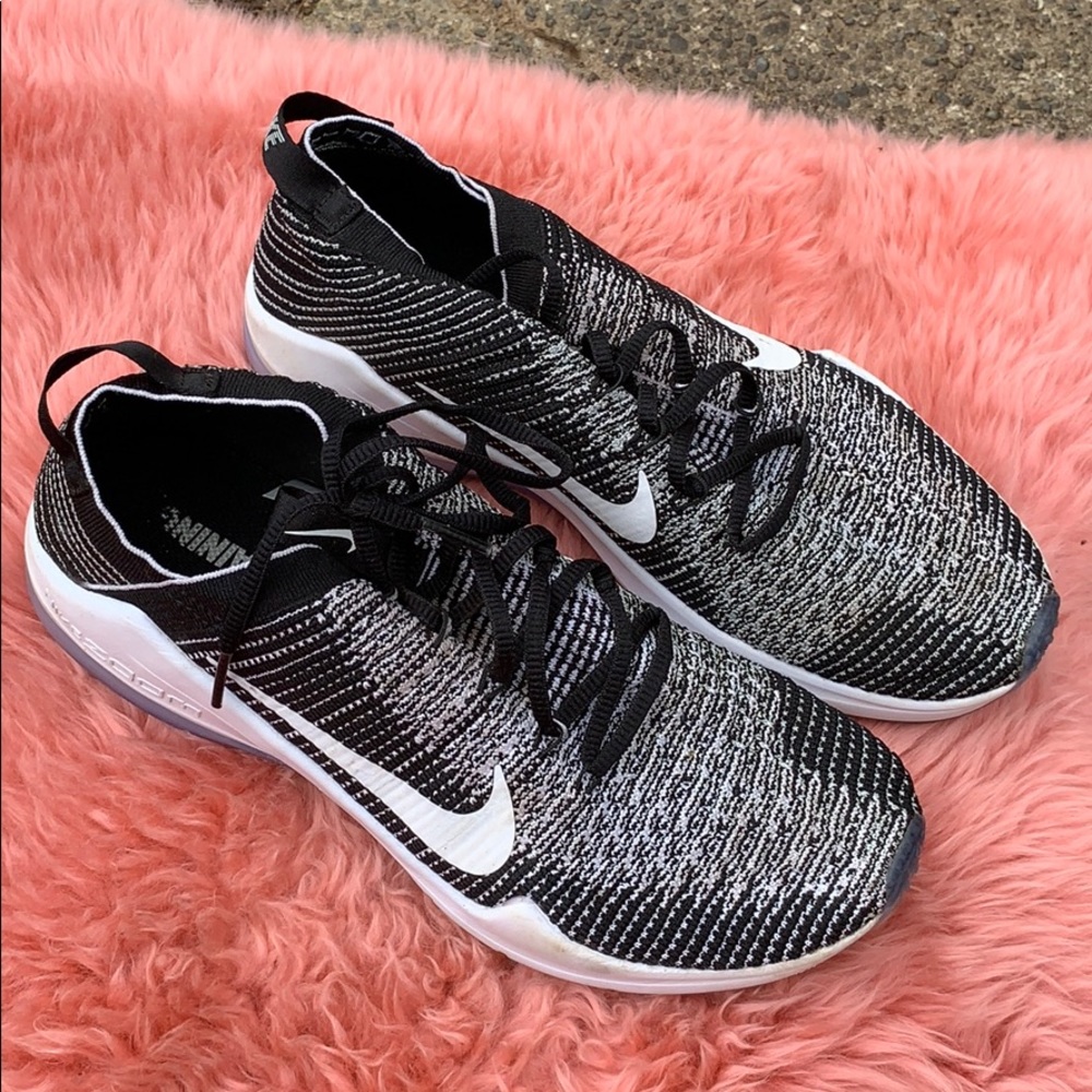 Nike zoom training lightweight sneakers size 8